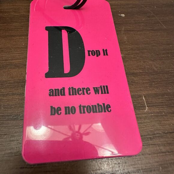 Inventive Travelware 2 Luggage Tags Funny "Drop it" & "Another bag" Hot Pink - Picture 3 of 6